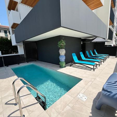 Beach Palace With Small Swimming Pool, Private Beach, Parking Lido di Jesolo Kültér fotó