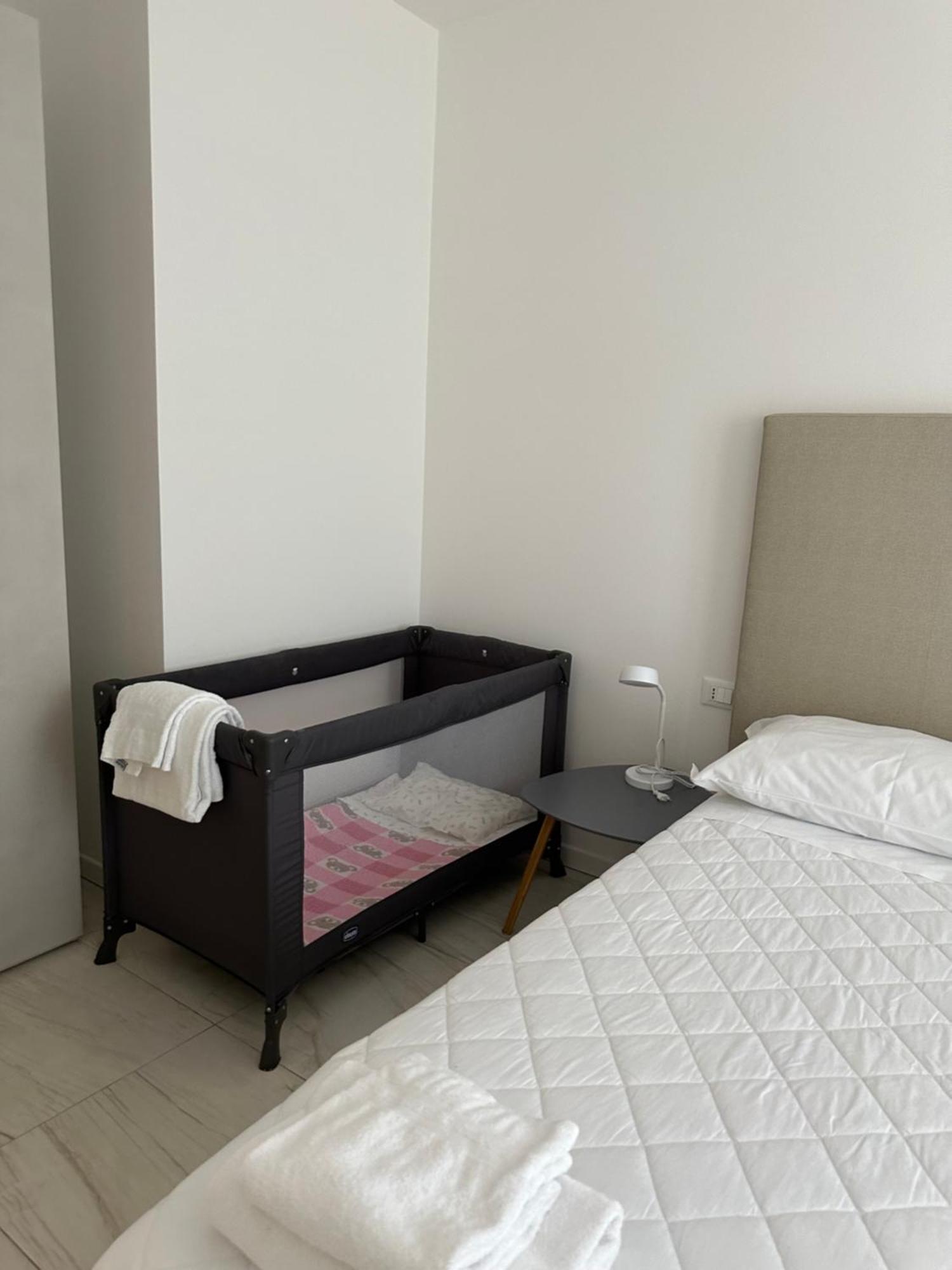 Beach Palace With Small Swimming Pool, Private Beach, Parking Lido di Jesolo Kültér fotó