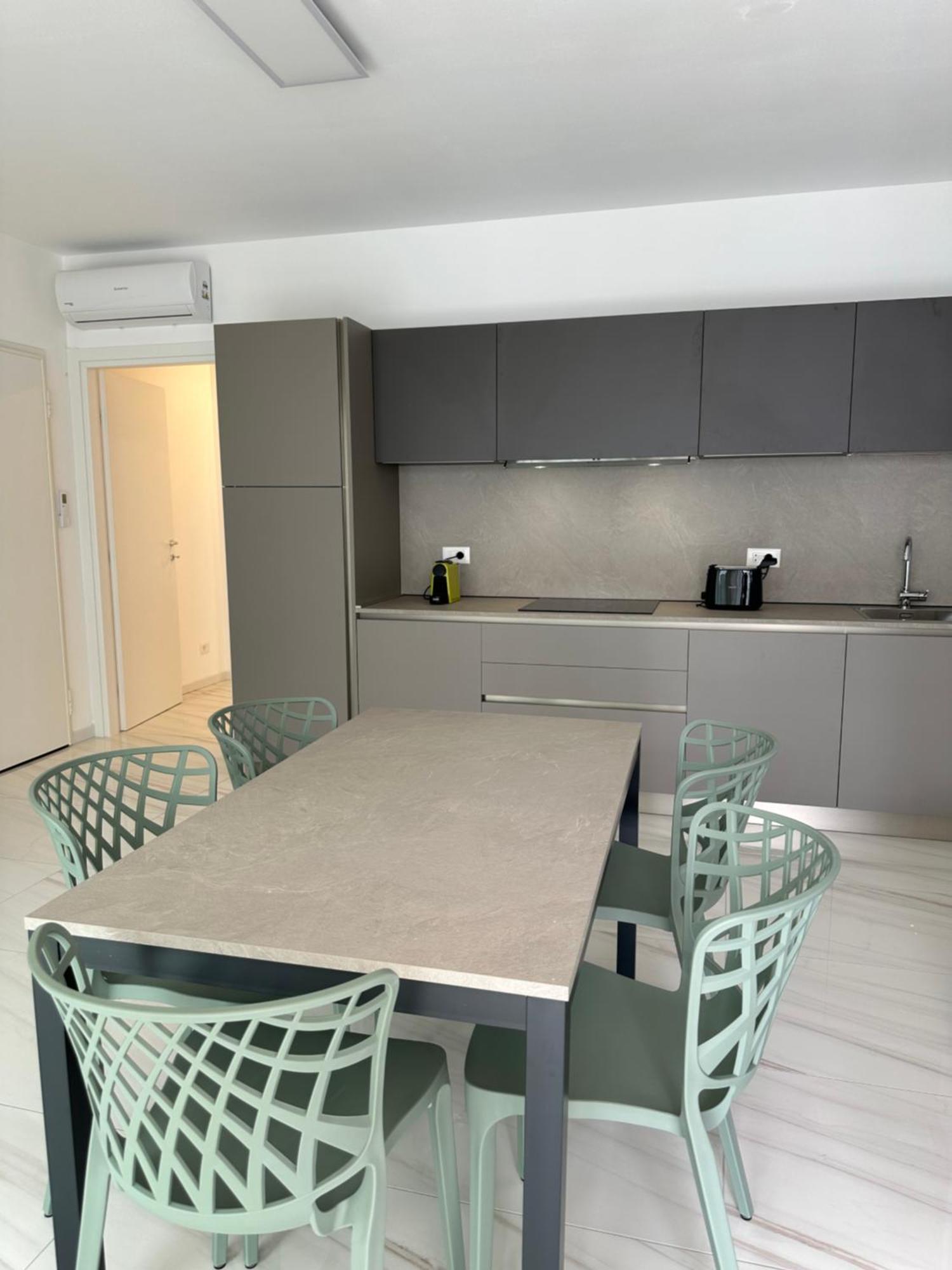 Beach Palace With Small Swimming Pool, Private Beach, Parking Lido di Jesolo Kültér fotó
