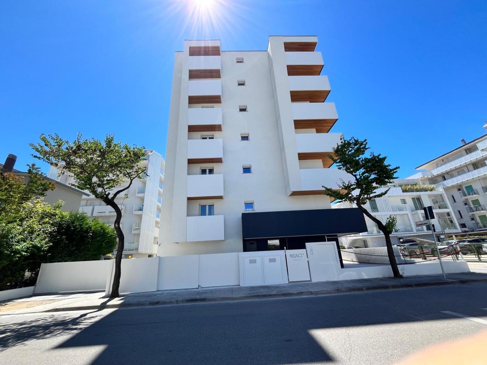 Beach Palace With Small Swimming Pool, Private Beach, Parking Lido di Jesolo Kültér fotó
