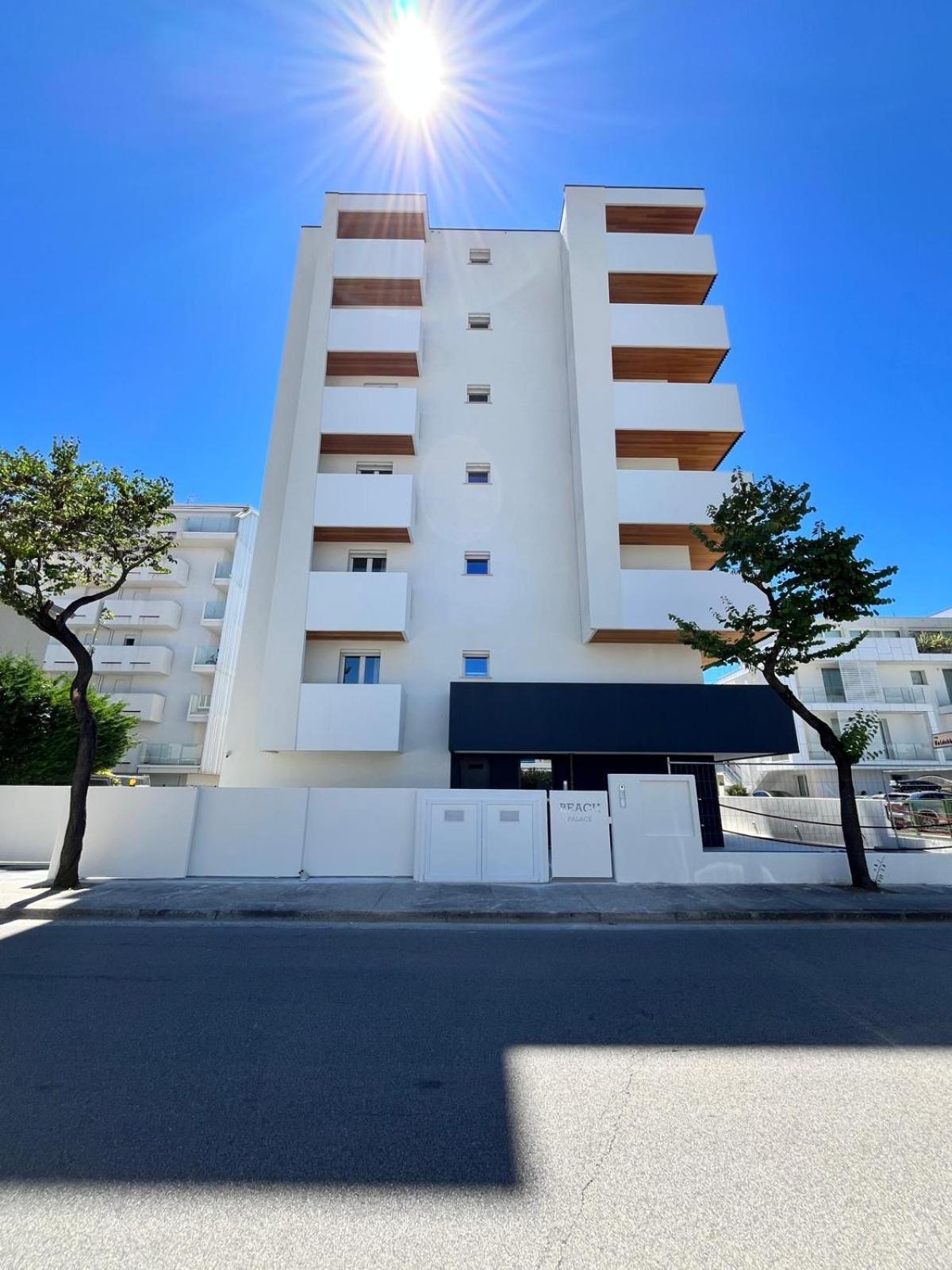 Beach Palace With Small Swimming Pool, Private Beach, Parking Lido di Jesolo Kültér fotó