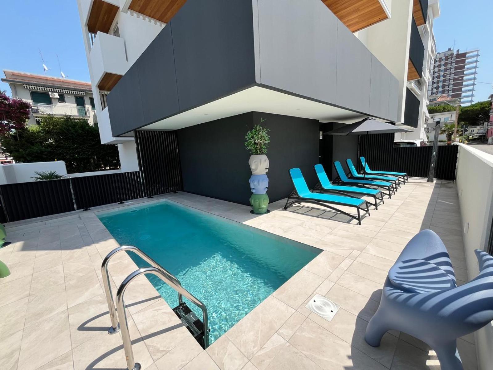 Beach Palace With Small Swimming Pool, Private Beach, Parking Lido di Jesolo Kültér fotó