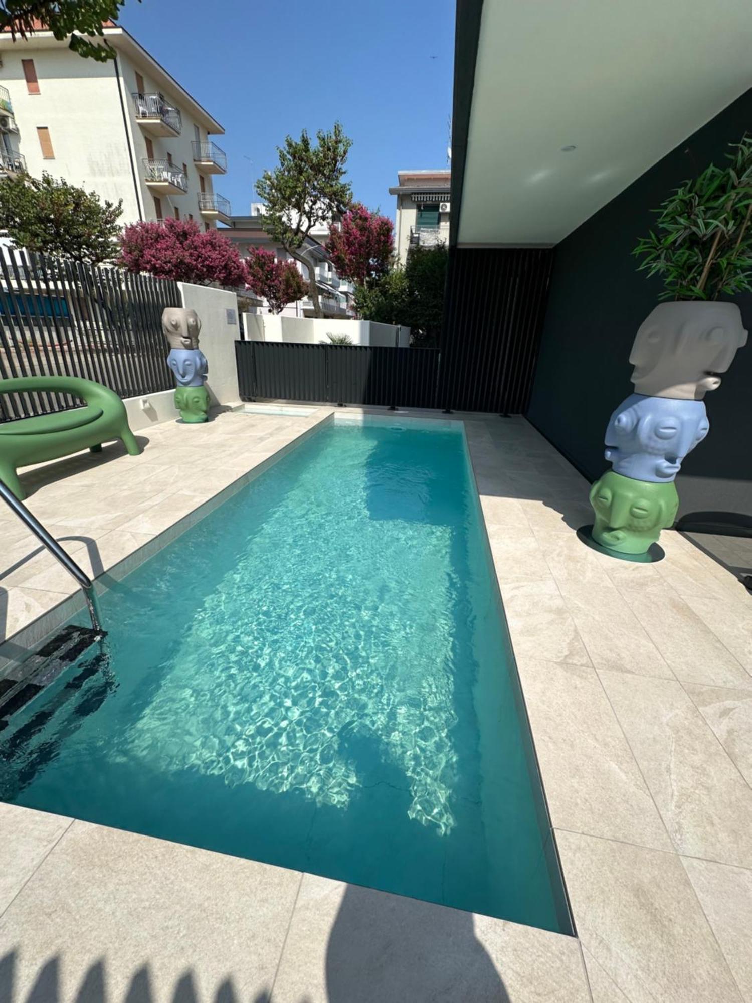 Beach Palace With Small Swimming Pool, Private Beach, Parking Lido di Jesolo Kültér fotó